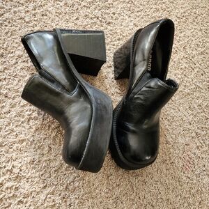 Wedge 90's style shoes